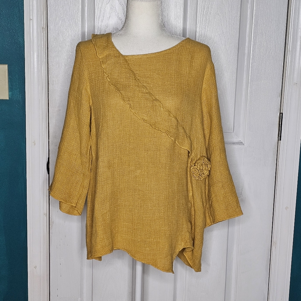 Fenini Mustard Yellow Women's Top with Floral Accent
